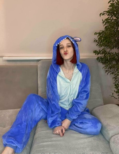 leelooflame high quality model pic