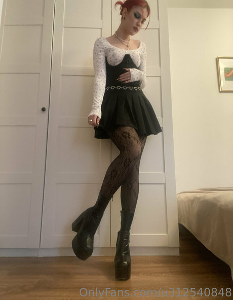 linda dragon nice model photo