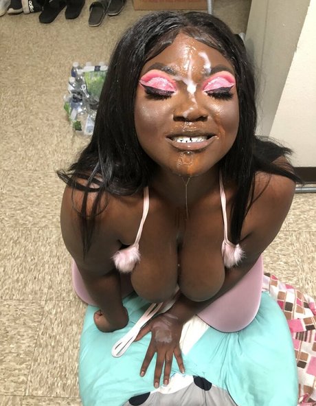 kianakakez hd pornstar image