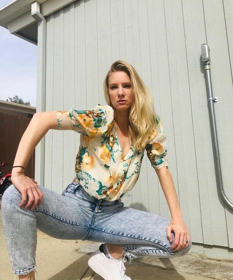 Heather Morris sexy model photos