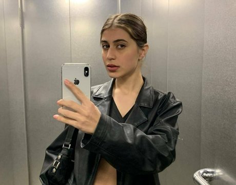 lynn2q erotic star pictures