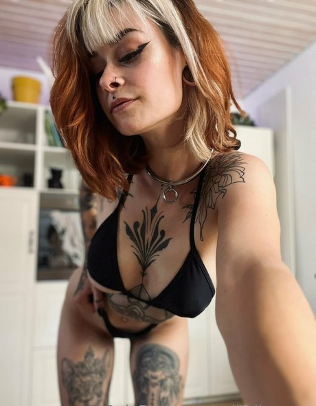 Sallydinosaur hot star pics