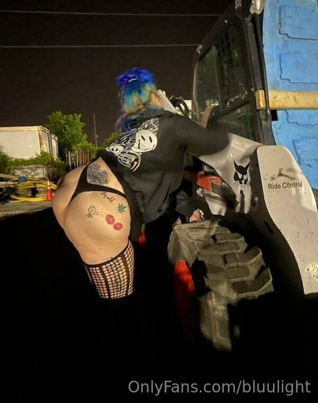 bluulight naked pornstar photo