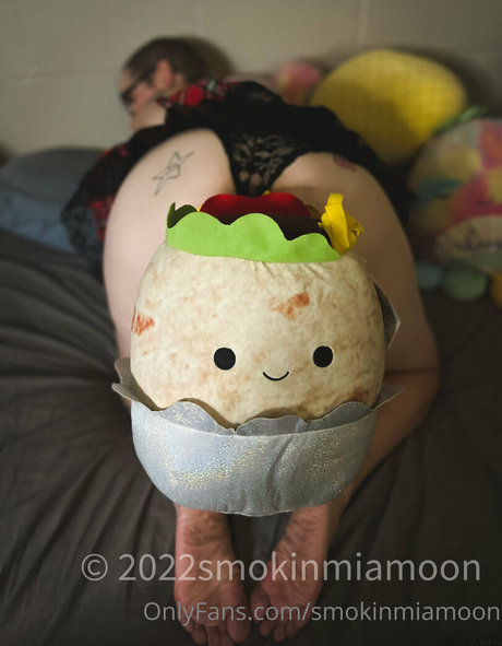 smokinmiamoon hot actress photo