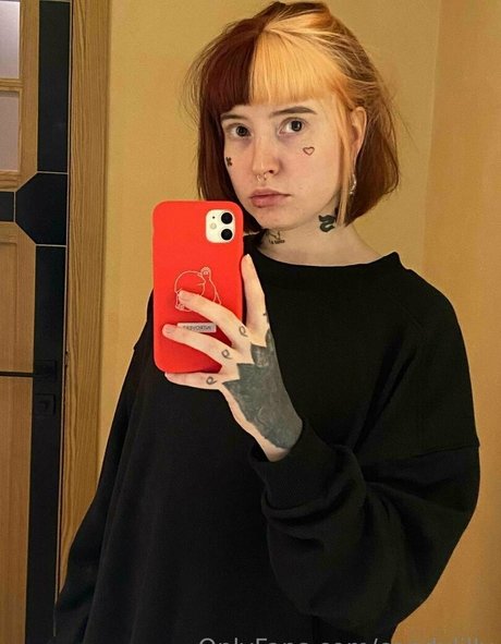 brattyauroravip star image