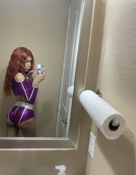 Monetforma hot model pics