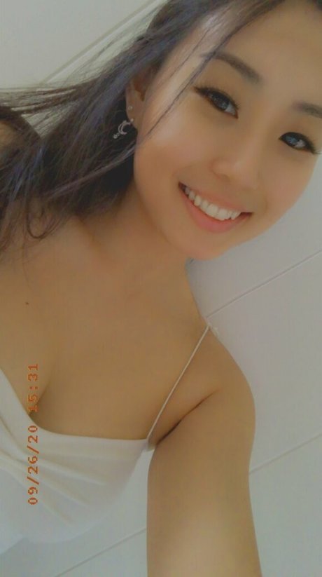 Juziis model high quality photo