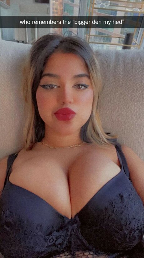 OMGLove model exclusive pics