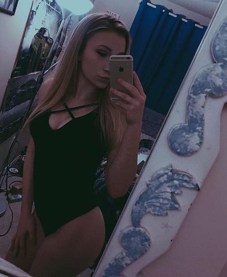 Taylor Flewin exclusive model images