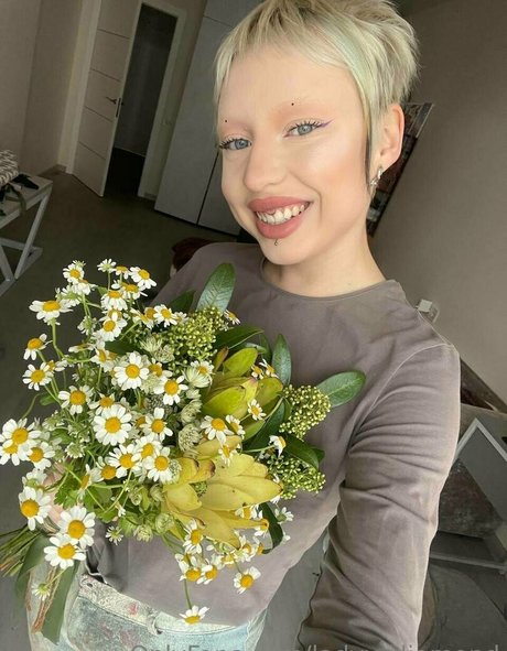 ladyy diamond nudes model pictures