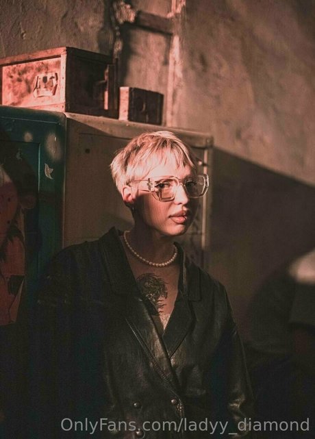 ladyy diamond star nice picture