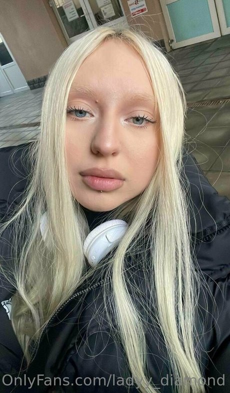 ladyy diamond hot actress photo