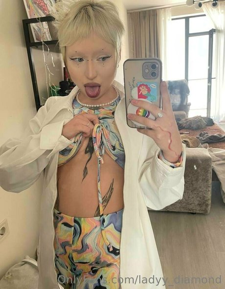 ladyy diamond beautiful actress image