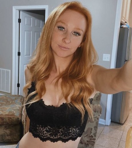 Michaela Mullins beautiful actress pics