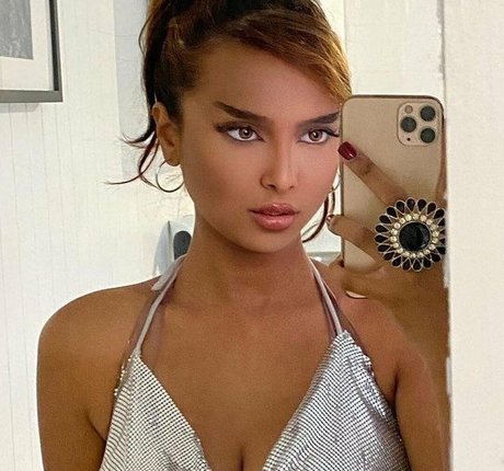 txixsha star naked pics