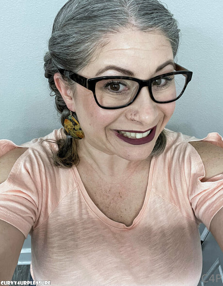 curvy4urpleasure free model photos