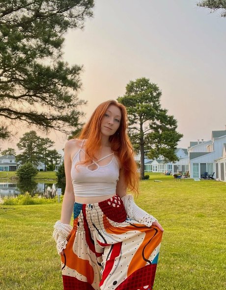 StrawberryShortKay exclusive star photos