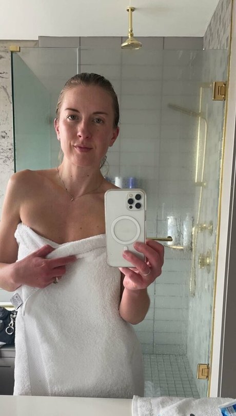 blondefoxsilverfox model high quality image