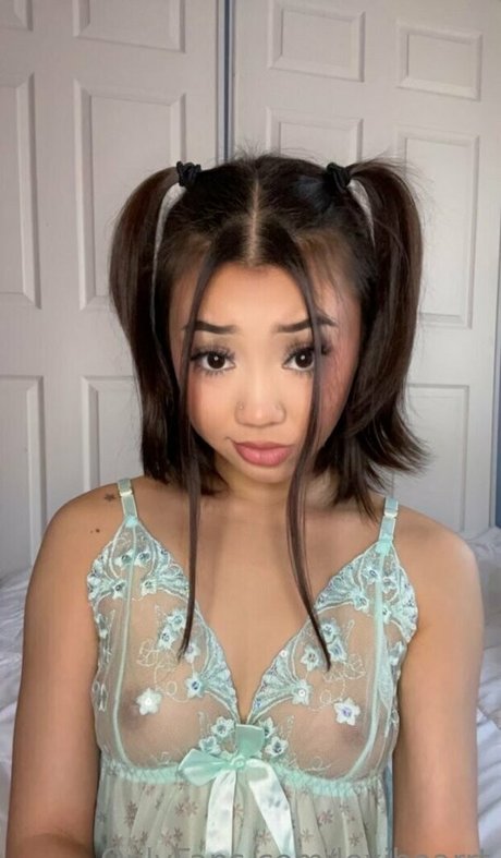 LexiHearrt nude model pic