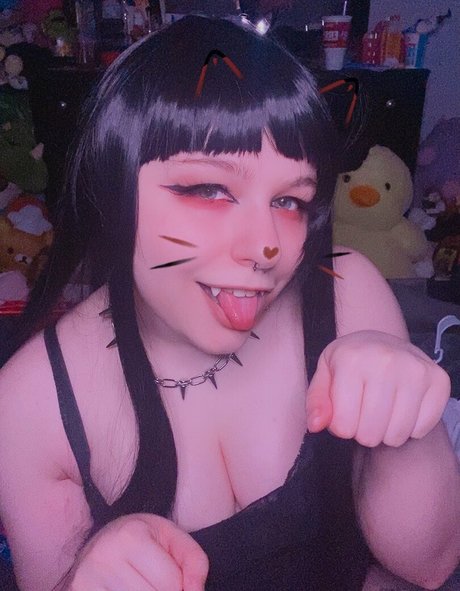 Meowmyks erotic actress image