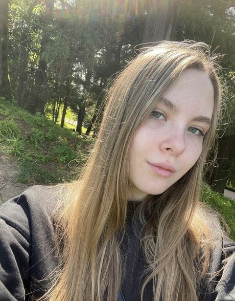 mirtaworld erotic model img