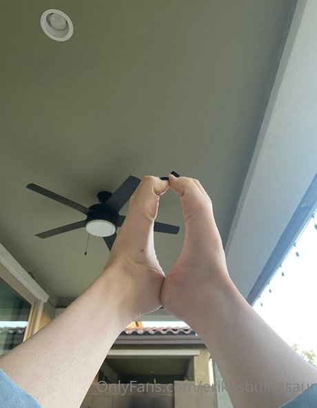 Erikasbulbasaur model exclusive photos