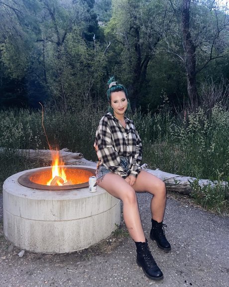 Megan Nicole model best picture