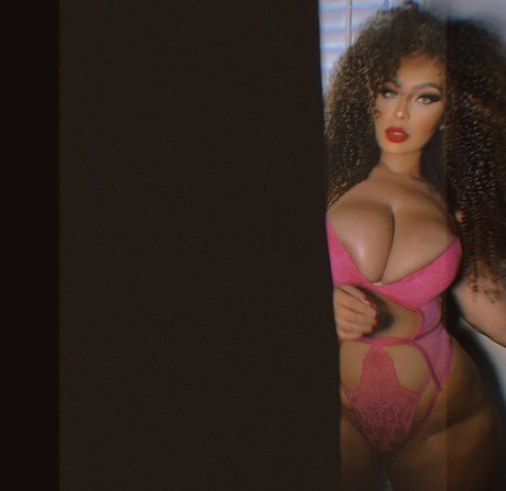 sirensaysseduce free actress gallery