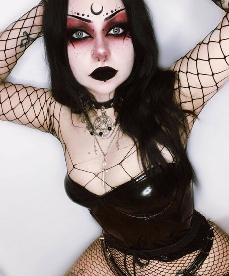 NevernaNoir pornstar art pic