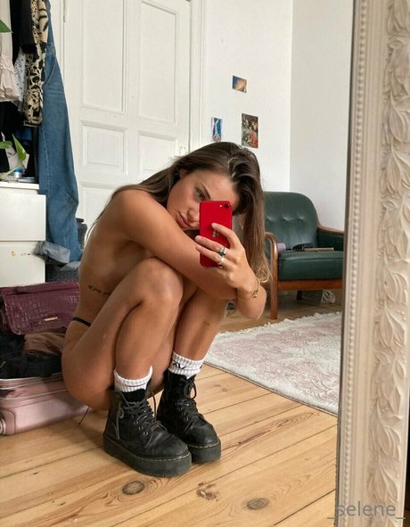 seleneafc pornstar naked galleries