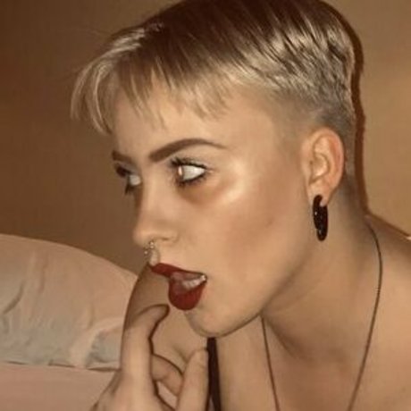 Mila Orriols pornstar top gallery