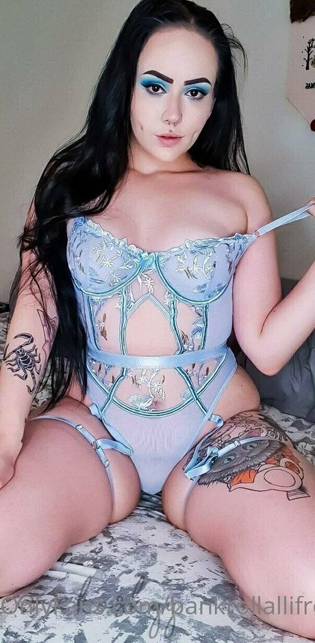 bankrollallifree model erotic pictures