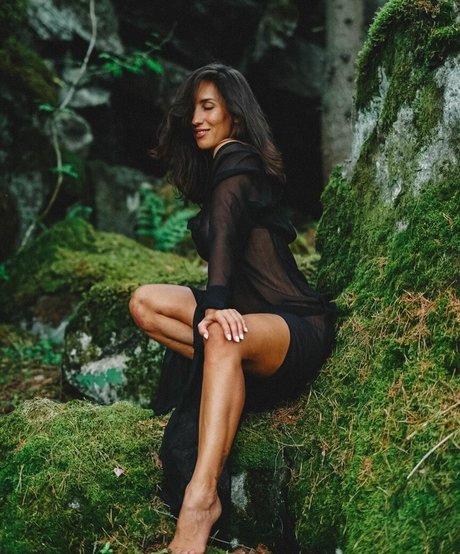 Thais Yoga porn model img