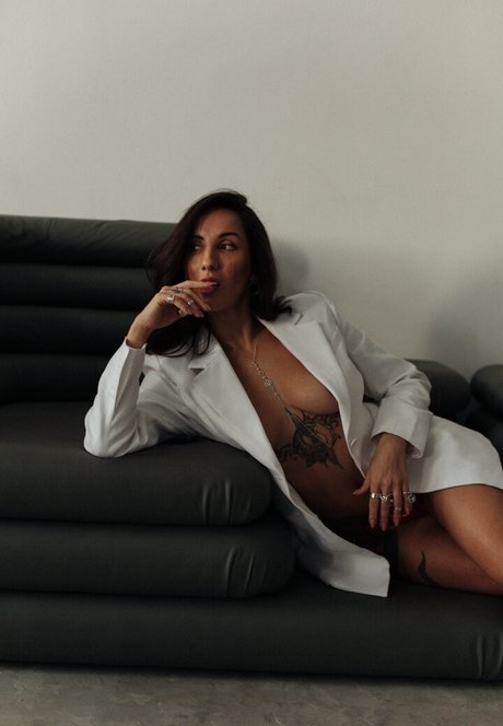 Thais Yoga pornstar sex photos