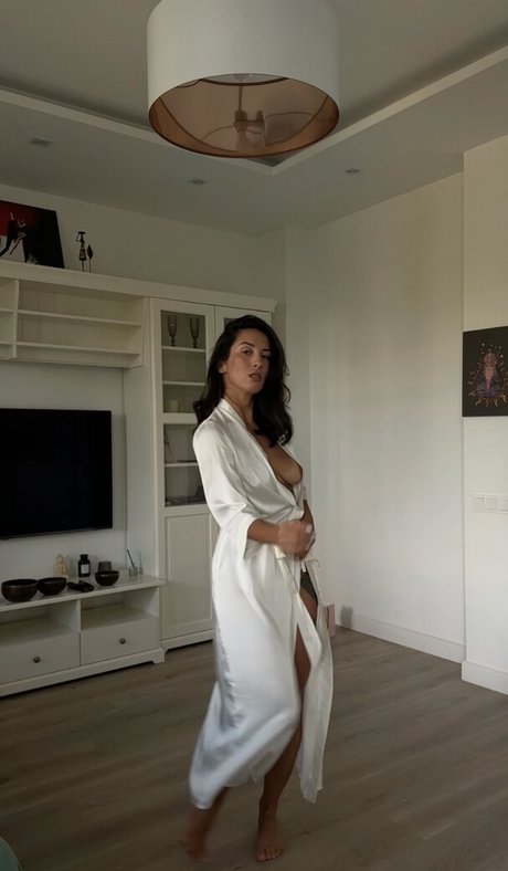 Thais Yoga high quality star photos