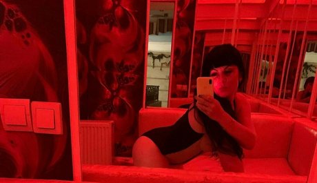 dominant rina model naked image