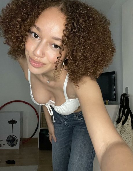 Alwaysbeshy star sex pic