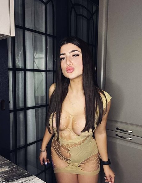 garcia tv model pretty pic