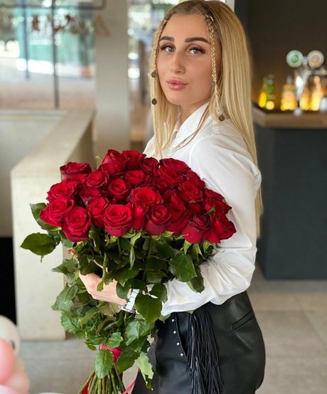 molly bell porn actress images