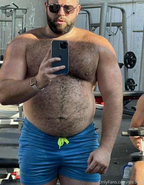 ste3evn pornographic model image