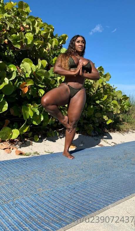 Chanya The Body model naked pictures