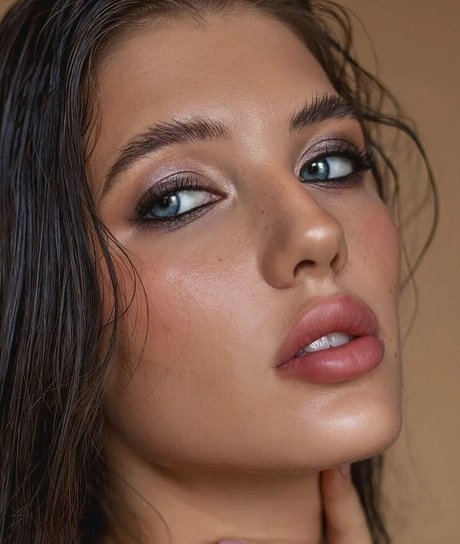 Alina Enero nude actress pics