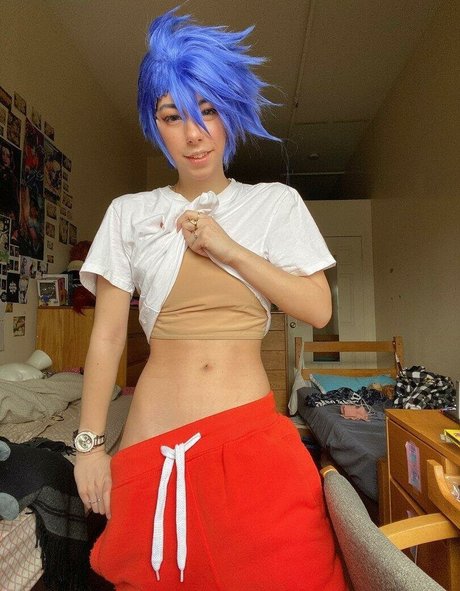 Ramen surprise sexy model picture