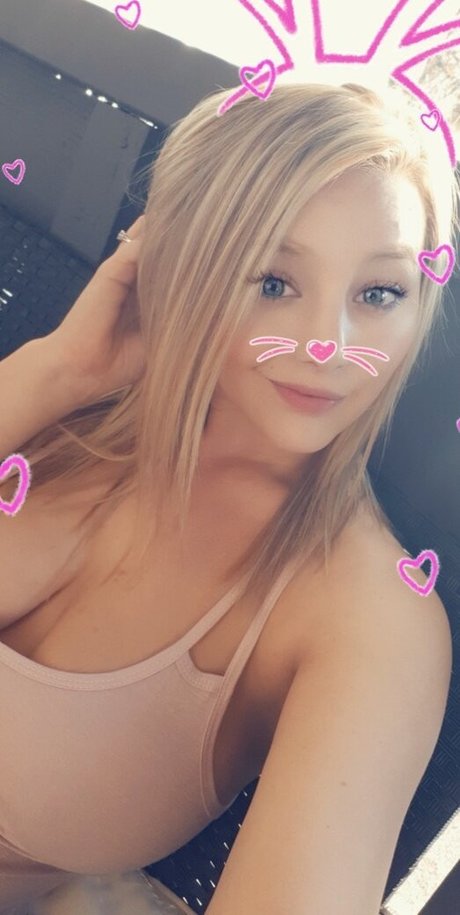 myarykerx pretty model pictures