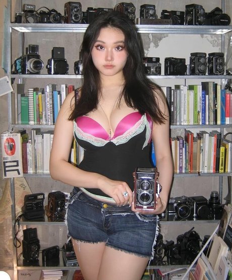 Vicki Mranrr model pretty photos