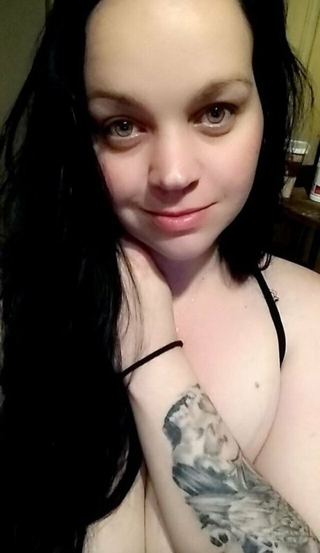 delightfulxsin art model pic