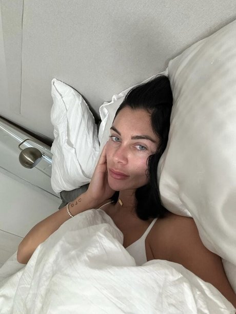 Cally Jane Beech model high quality images