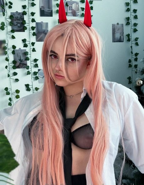 salems hailey pretty star img