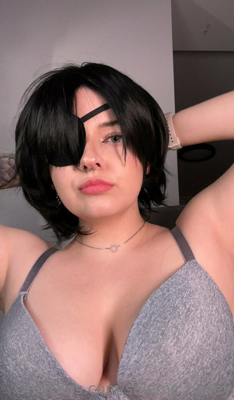 salems hailey hd model pic