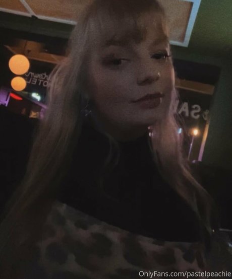 pastelpeachie erotic actress gallery